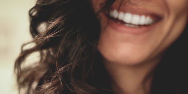 Jakie są sposoby na utrzymanie zdrowego uśmiechu